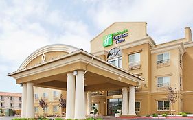 Holiday Inn Express & Suites Salinas